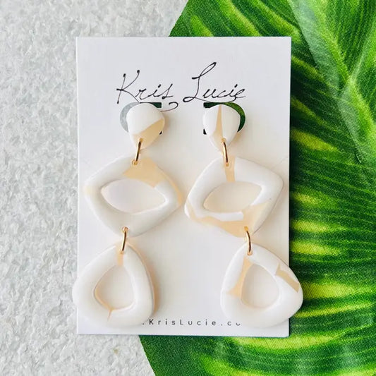 Perla White Earrings